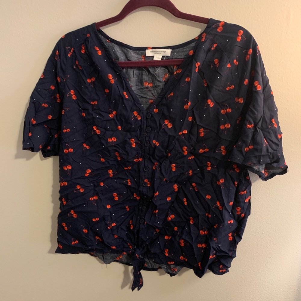 Beach lunch lounge - cherry patterned shirt